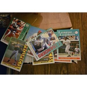 1992 Fleer baseball. 400 count box. Random. Commons, Rookies, stars, no order